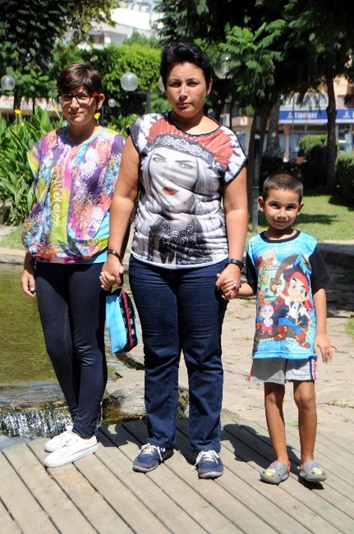 Antalya\'da 3 Çocuk Annesi Sokakta Kaldı