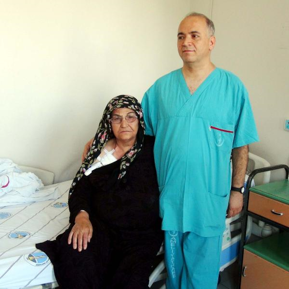 Boynunda Kateter ile Diyaliz Tedavisi Görüyor