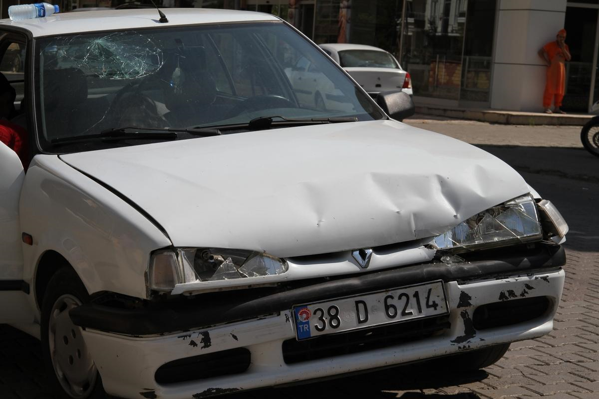 Çarşamba\'da Trafik Kazası: 2 Yaralı