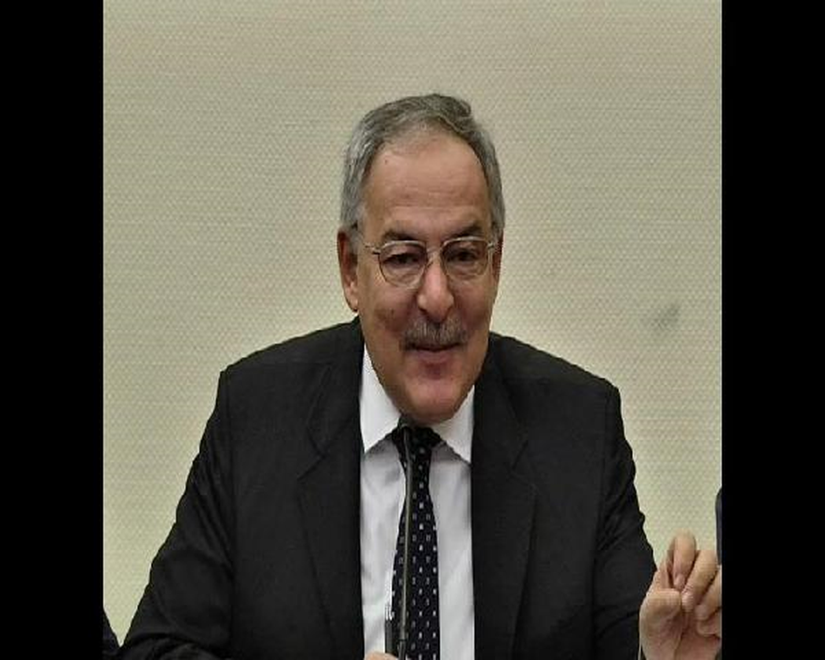 CHP\'li Koç, Kurultayın Yapılacağı Salonda Basın Toplantısı Düzenledi
