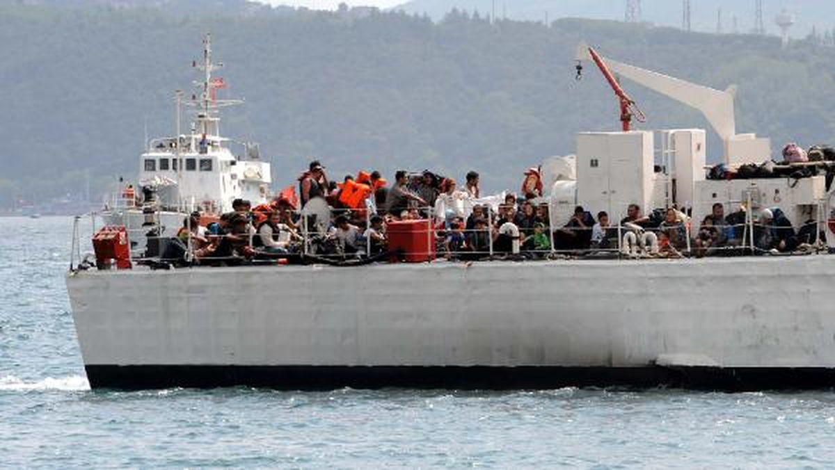 82 Kaçak Göçmen Denizin Ortasında Kaldı