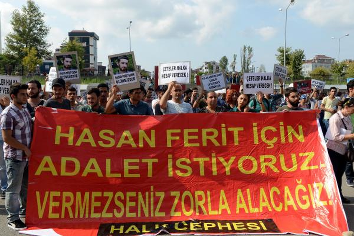 Duruşmaya Zafer İşareti Yaparak Girdiler
