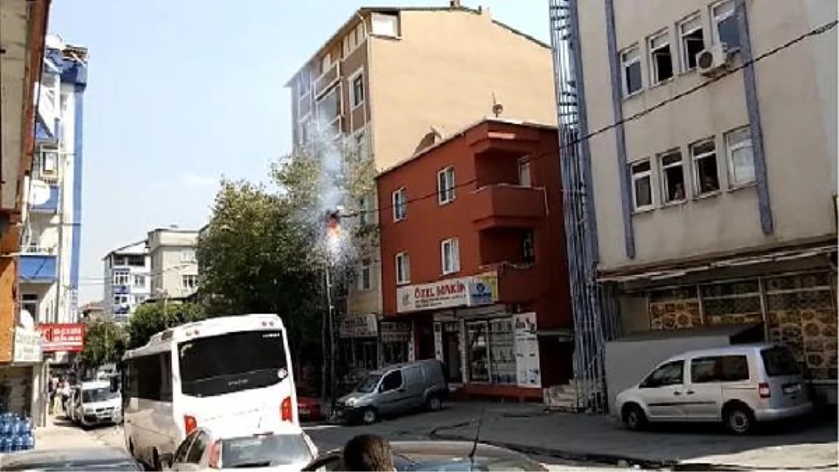 Elektrik Kabloları Patladı, Mahalleli Korku Dolu Dakikalar Yaşadı