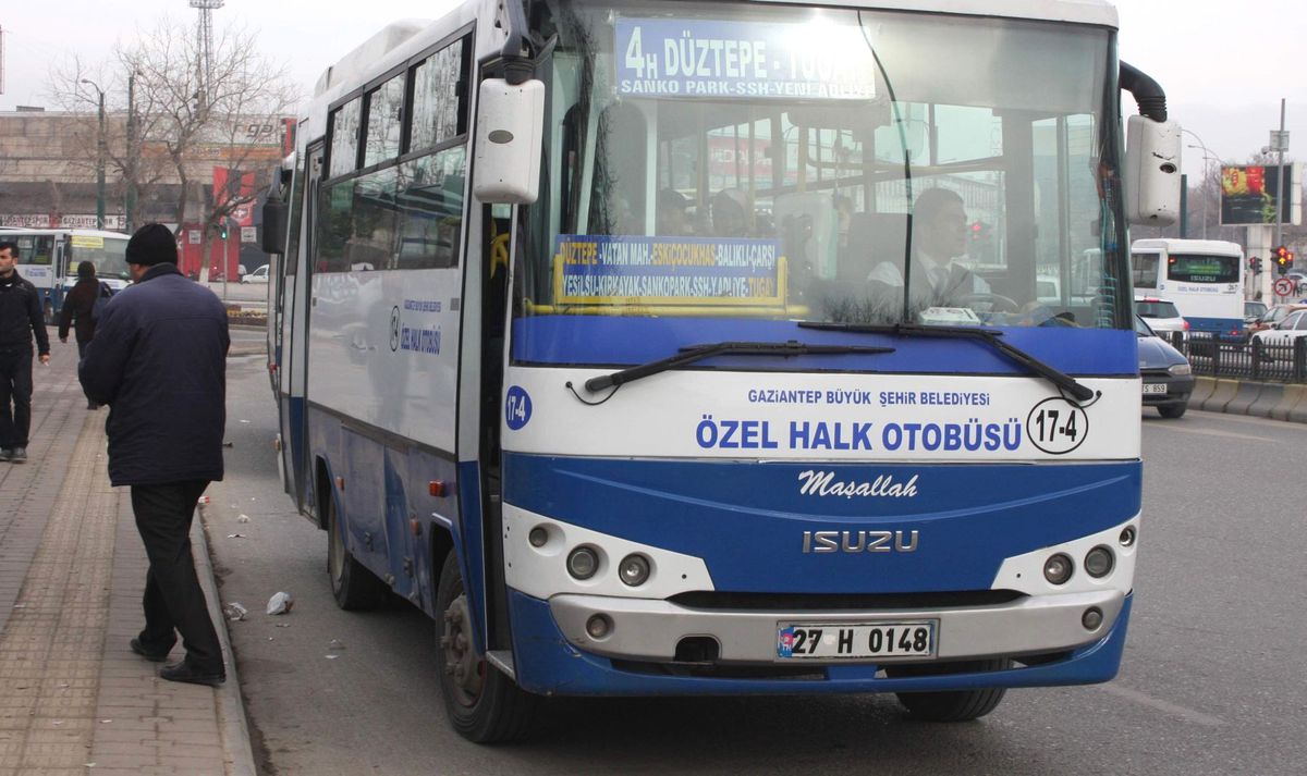 Gaziantep\'te Minibüs Şoförleri Kontak Kapattı