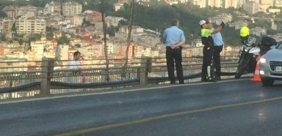 İntihar Selfie'si Çeken Polis Kendini Savundu