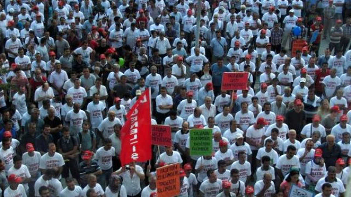 İzmir\'de İşçi ve Ailelerinden \'Taşeron\' Tepkisi