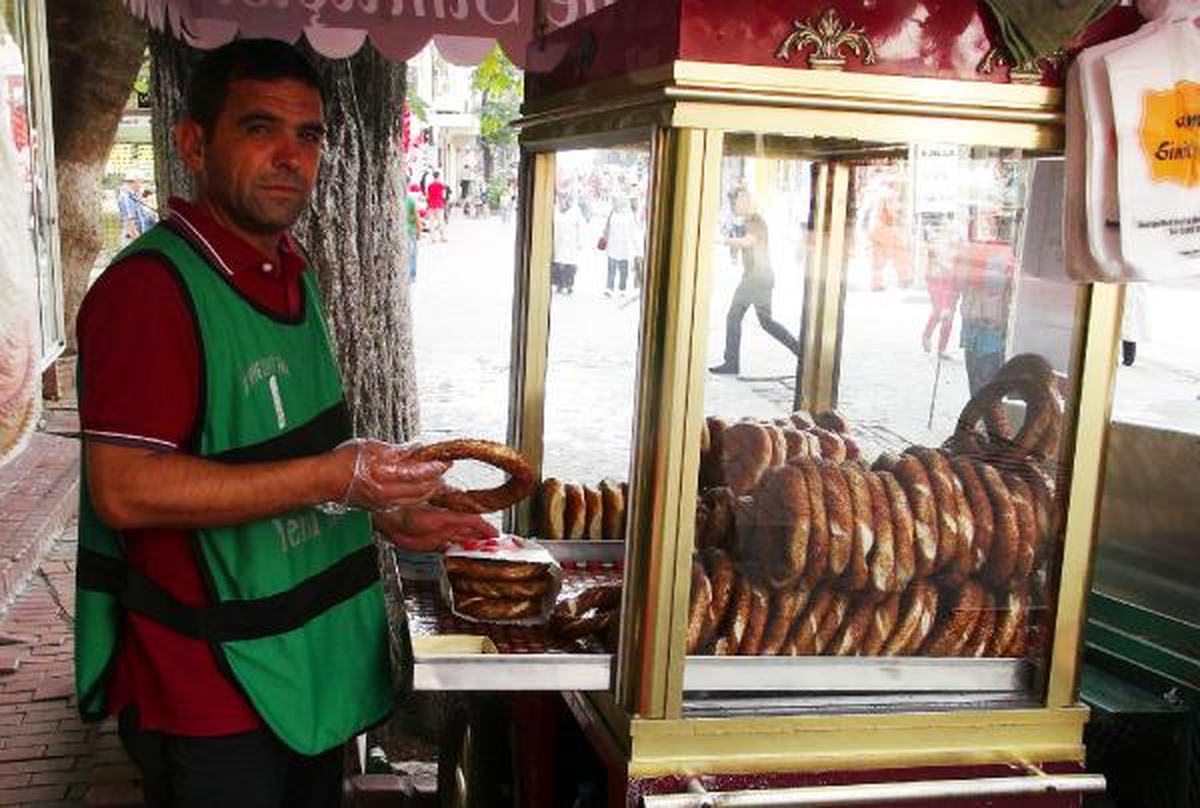 İzmit\'te Bağırarak Simit Satmak Yasaklandı