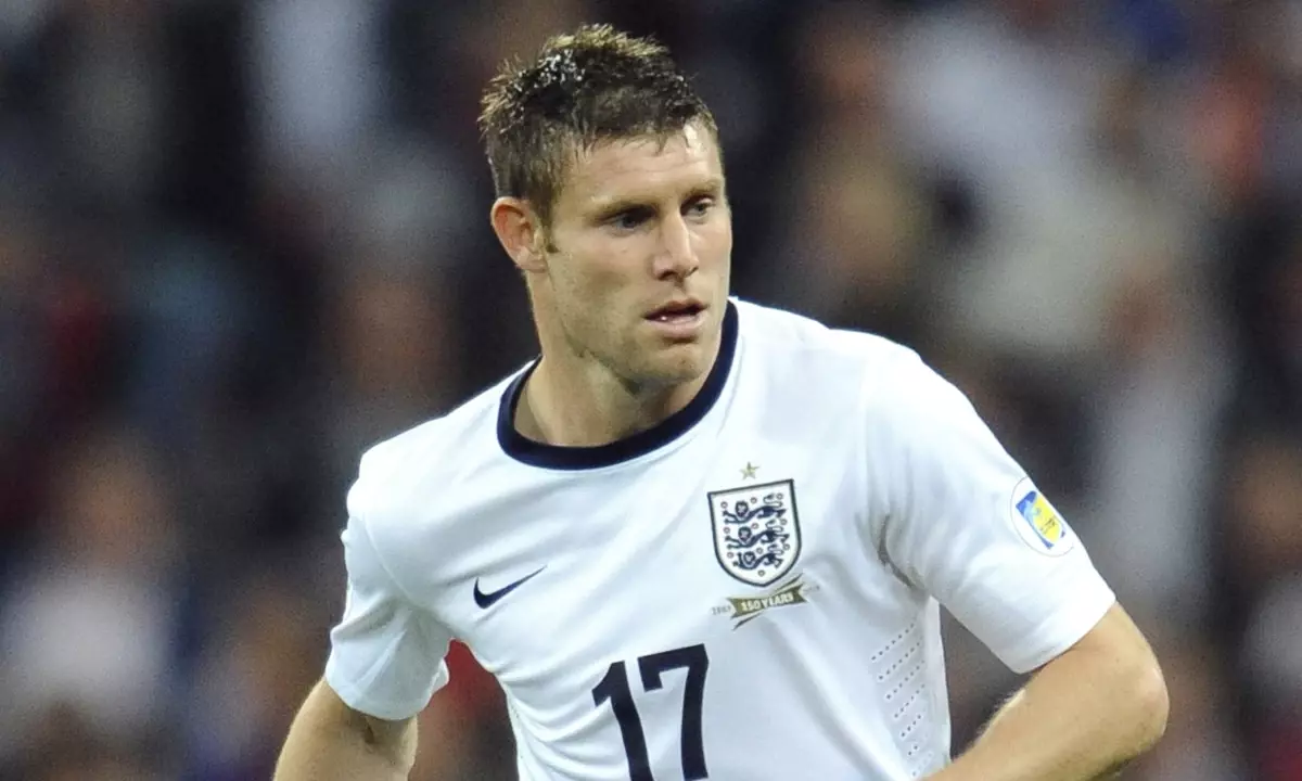 James Milner'ın Pası Tribünlere Gidiyordu