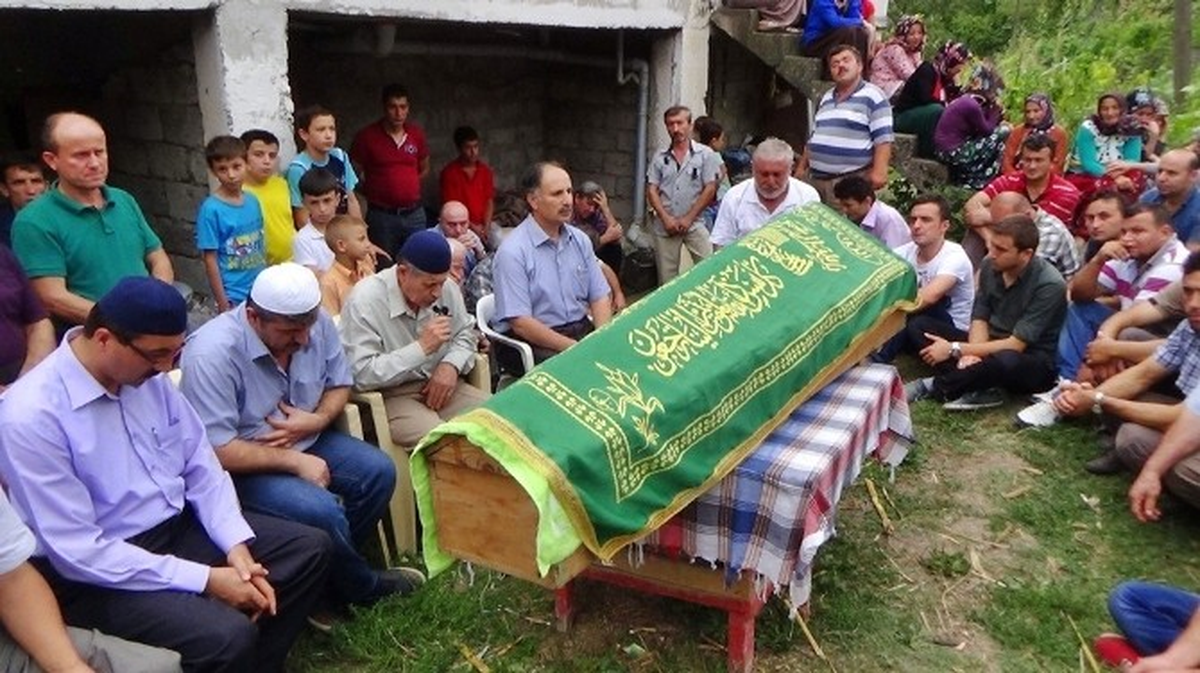 Kalp Krizi Geçiren Madenci Zonguldak\'ta Toprağa Verildi
