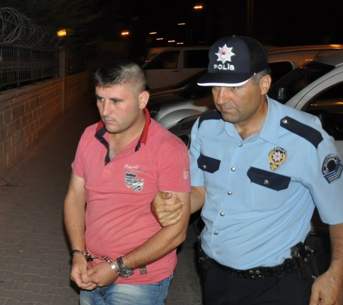 Karısıyla İlişki Yaşadığını İleri Sürdüğü Akrabasını Öldürdü
