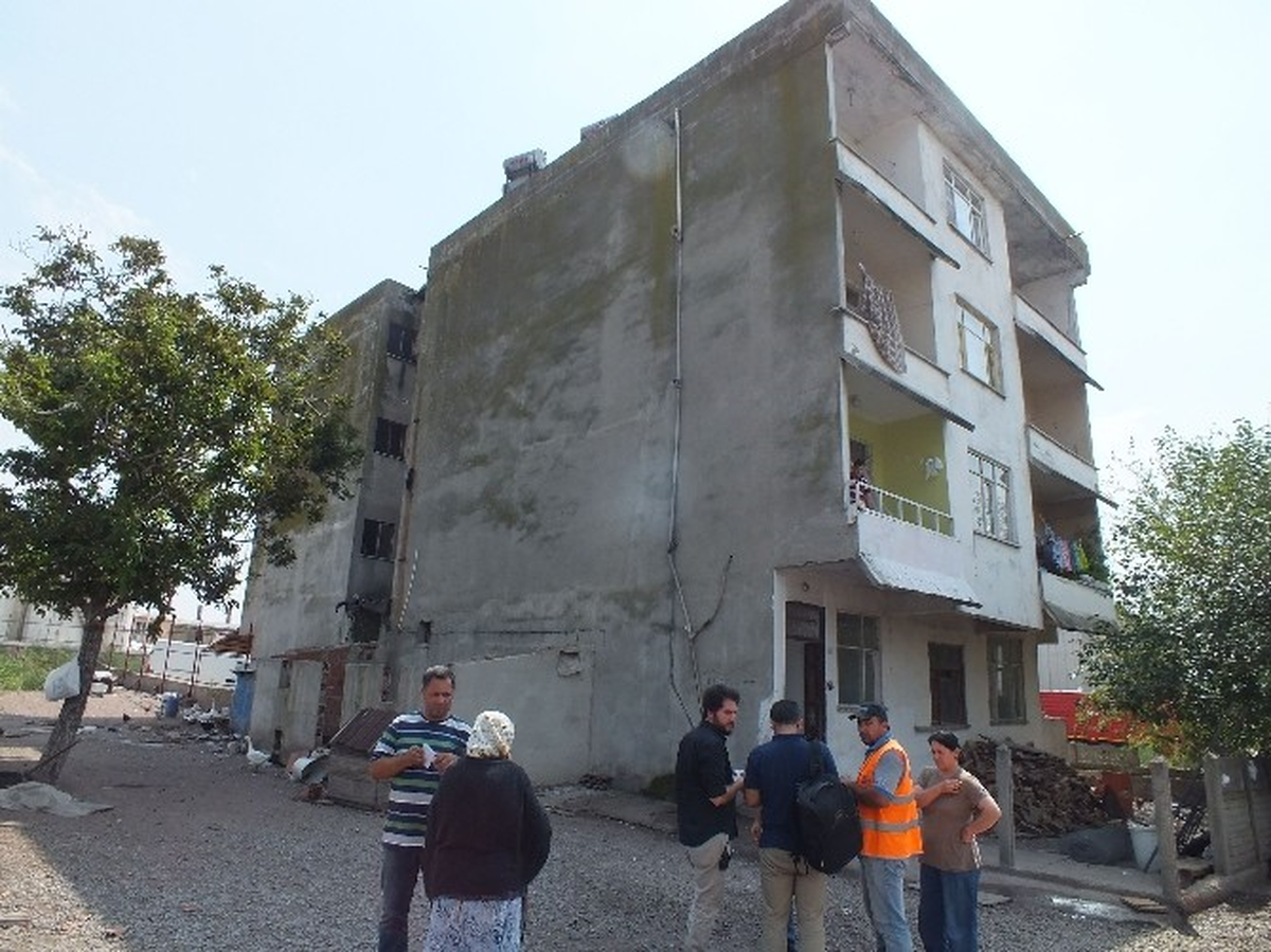 Kocaeli\'de Üç Kişi Av Tüfeğiyle Yaralandı
