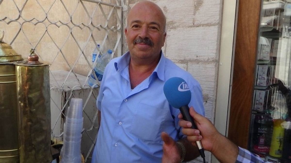 Meyan Kökü Şerbeti Satarak Ailesini Geçindiriyor