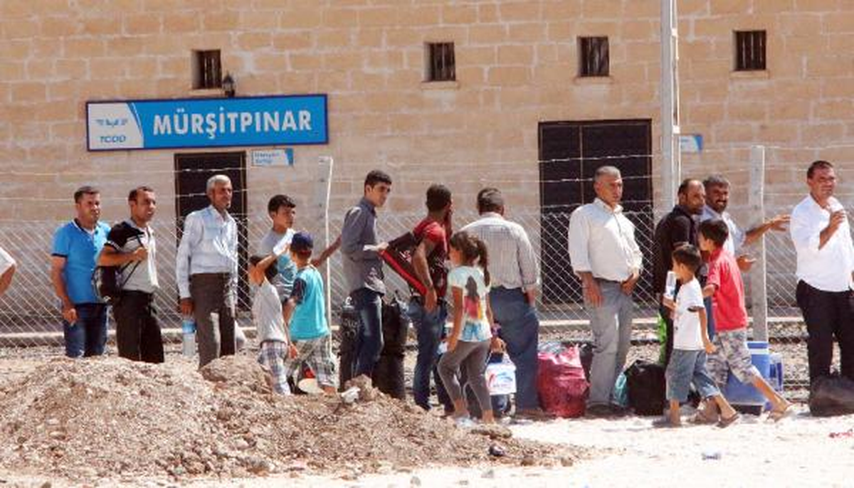 Mürşitpınar Sınır Kapısı\'nda Suriyeli Yoğunluğu