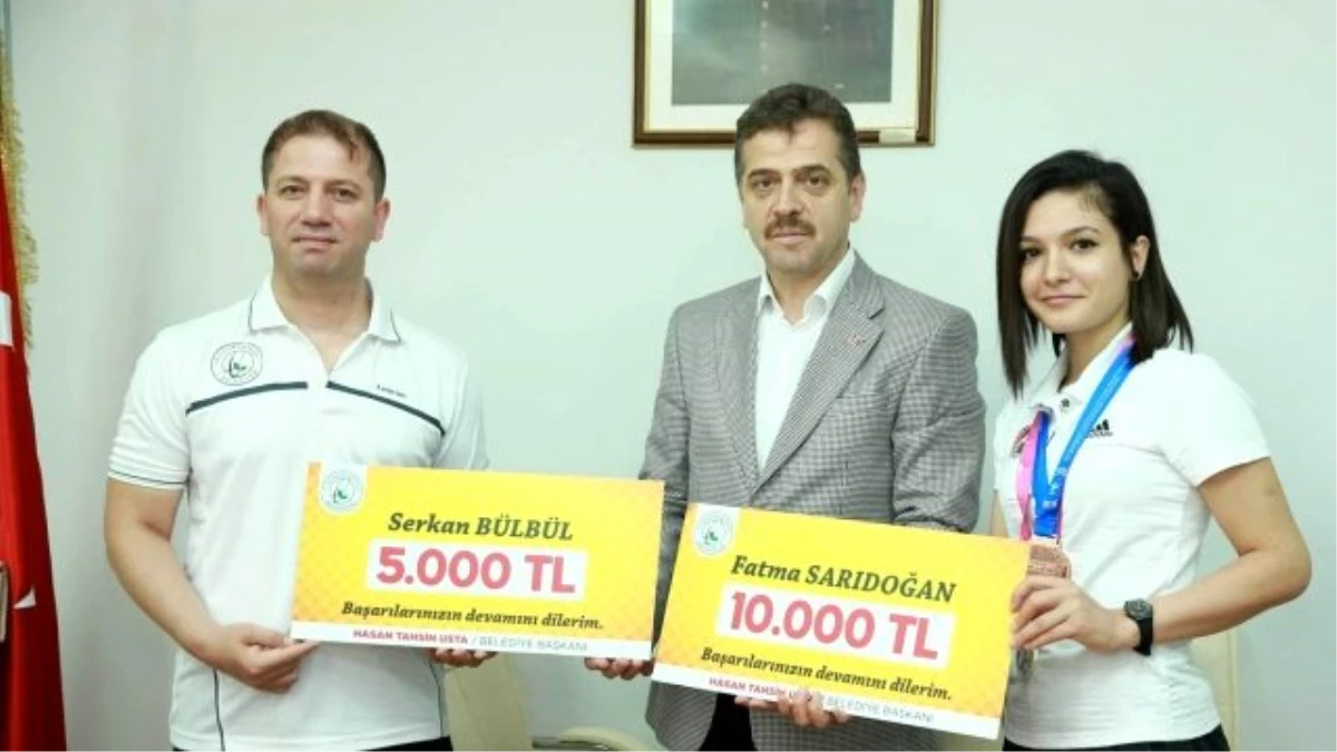 Gaziosmanpaşa Belediyesi\'nden Milli Tekvandocuya Olimpiyat Ödülü