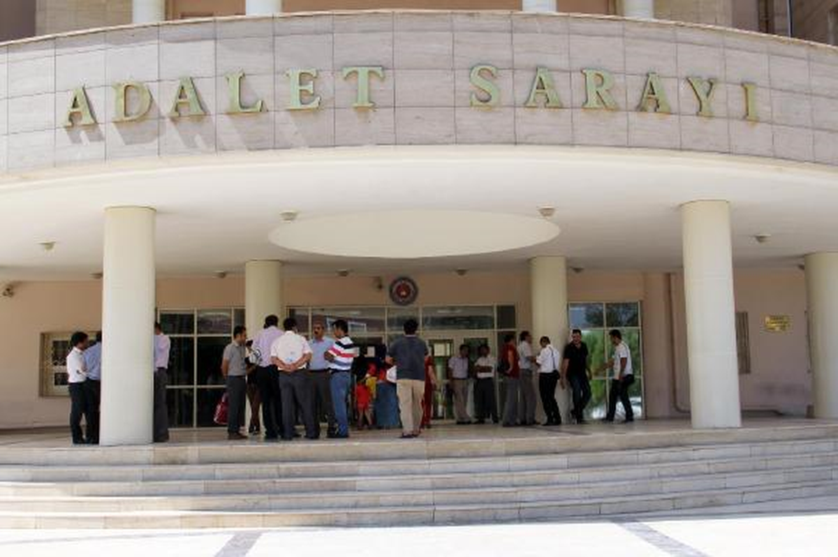 Şanlıurfa\'da Adliye Çalışanlarından \'Mesai Ücreti\' Eylemi