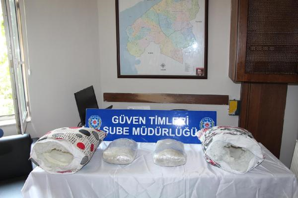 Yastık İçinde 8 Kilo Esrar