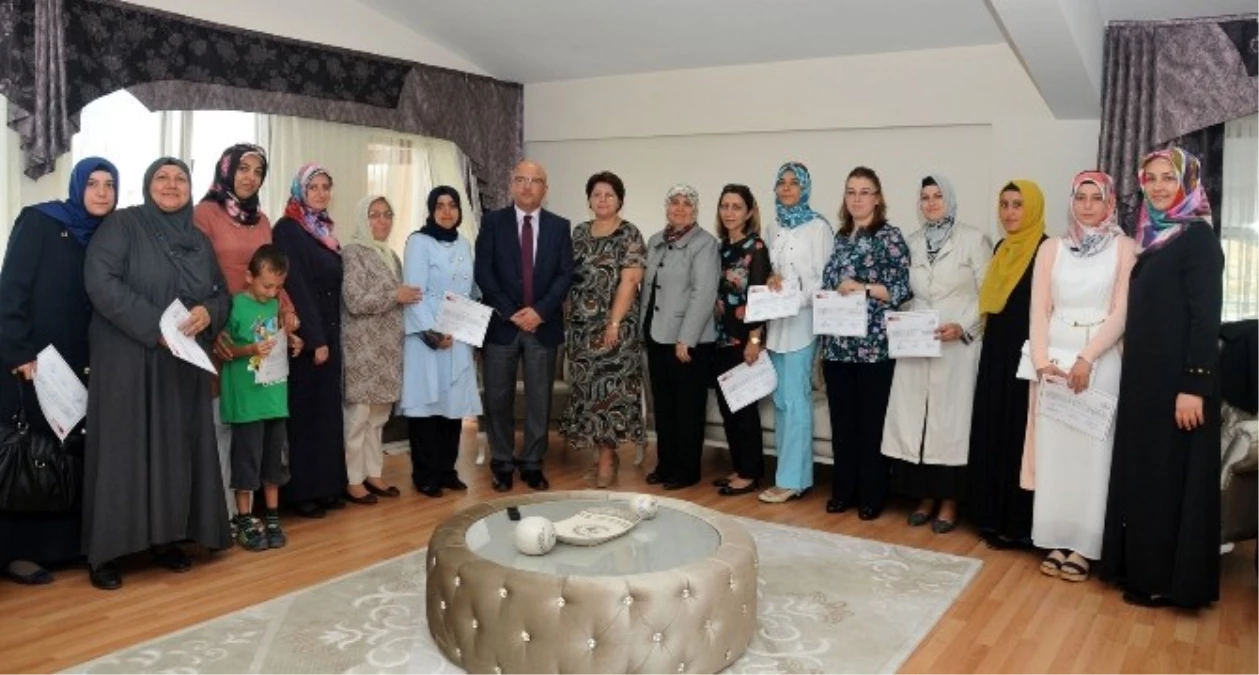 Afyonkarahisar Belediyesinin Düzenlediği Arapça Dil Kursu Sona Erdi