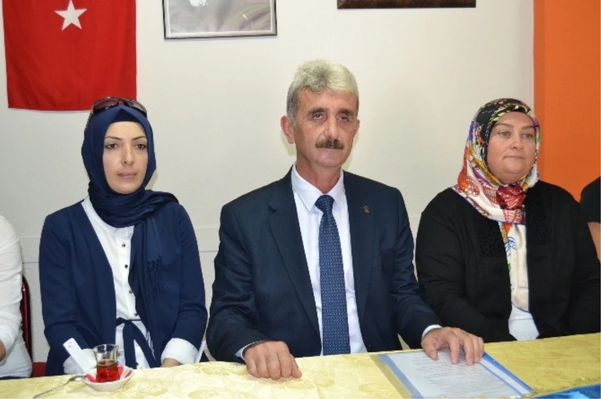 Ak Partili Kadınlardan CHP İlçe Başkanı Köse\'ye Tepki