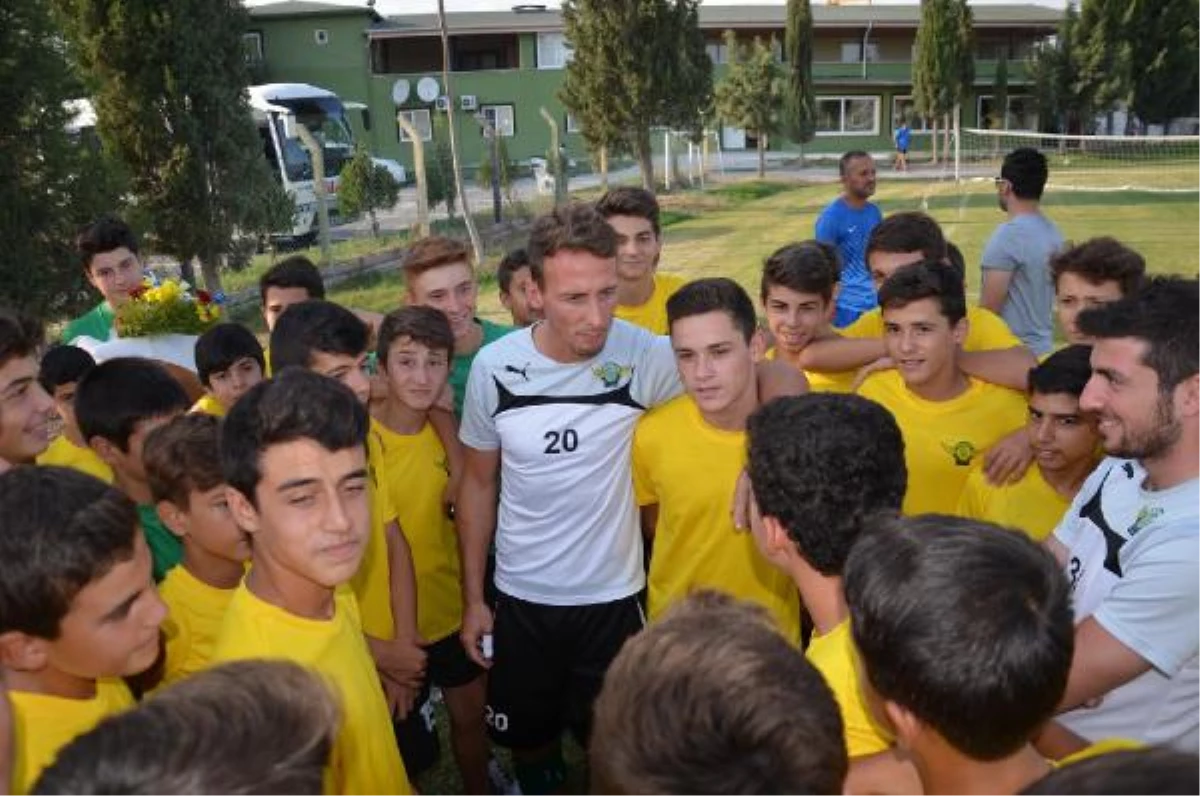 Akhisar Belediyespor 9-4 Kazandı