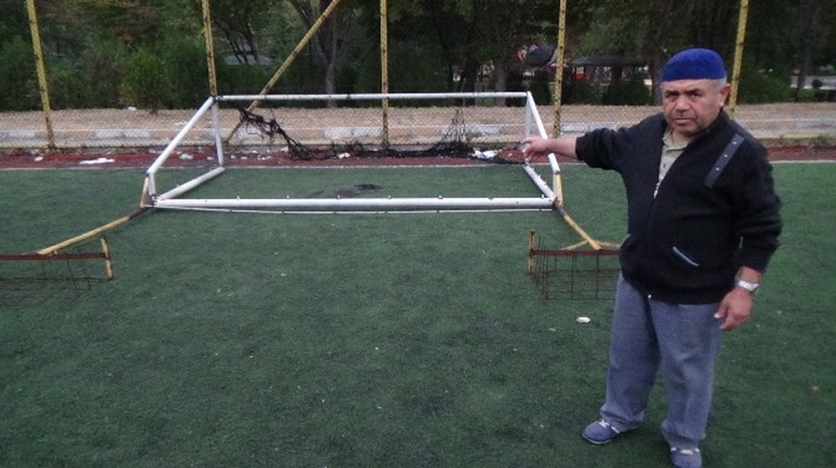 Gol Sevinci" Yaşarken Kale Direğinin Devrilmesi Sonucu Öldü