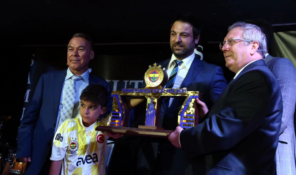 Aziz Yıldırım, Antalya\'da Şampiyonluk Kutlamasına Katıldı