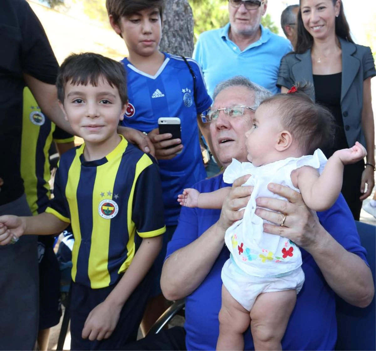 Aziz Yıldırım, Fenerbahçe Antalya Futbol Okulu\'nu Ziyaret Etti