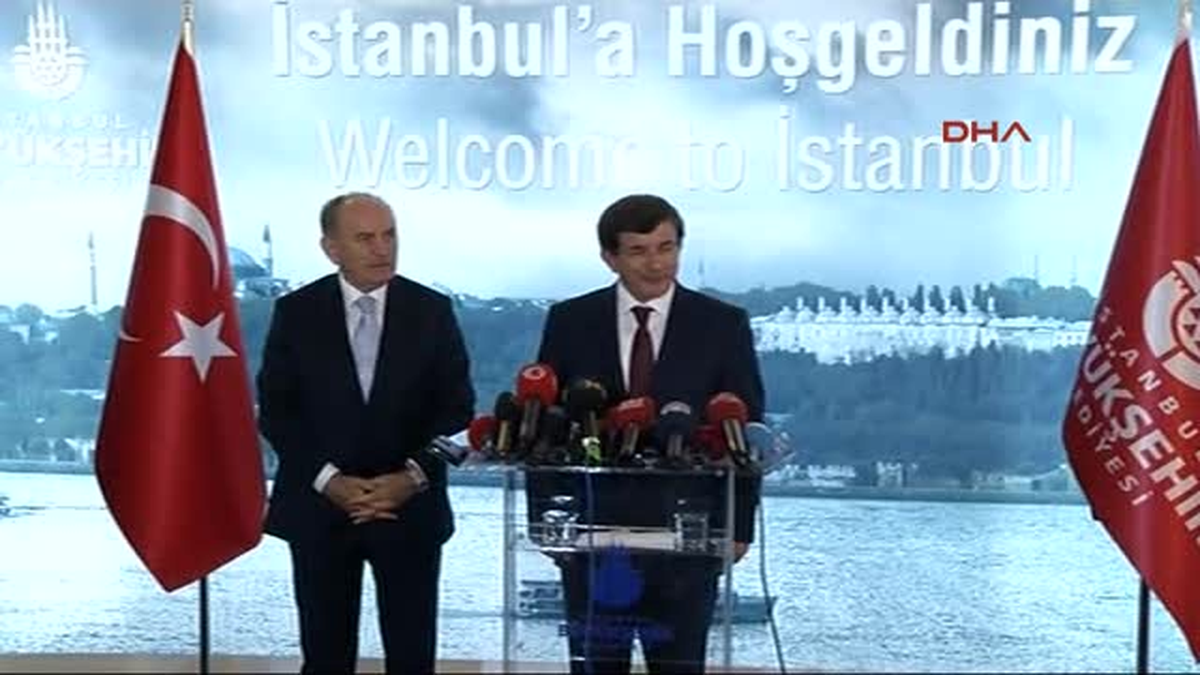 Başbakan Davutoğlu Büyükşehir Belediyesi\'ni Ziyaret Etti