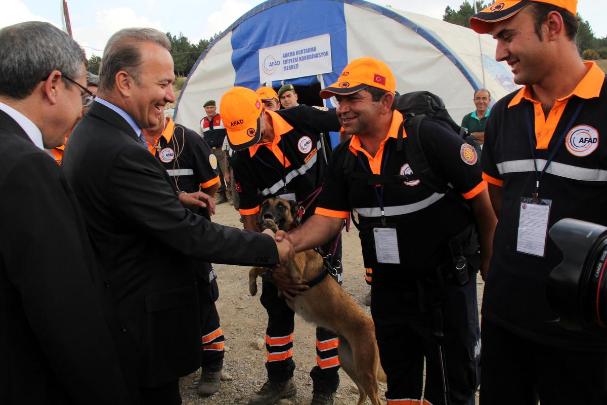 Afyonkarahisar\'da Dağda ve Açık Arazide Arama Kurtarma Tatbikatı