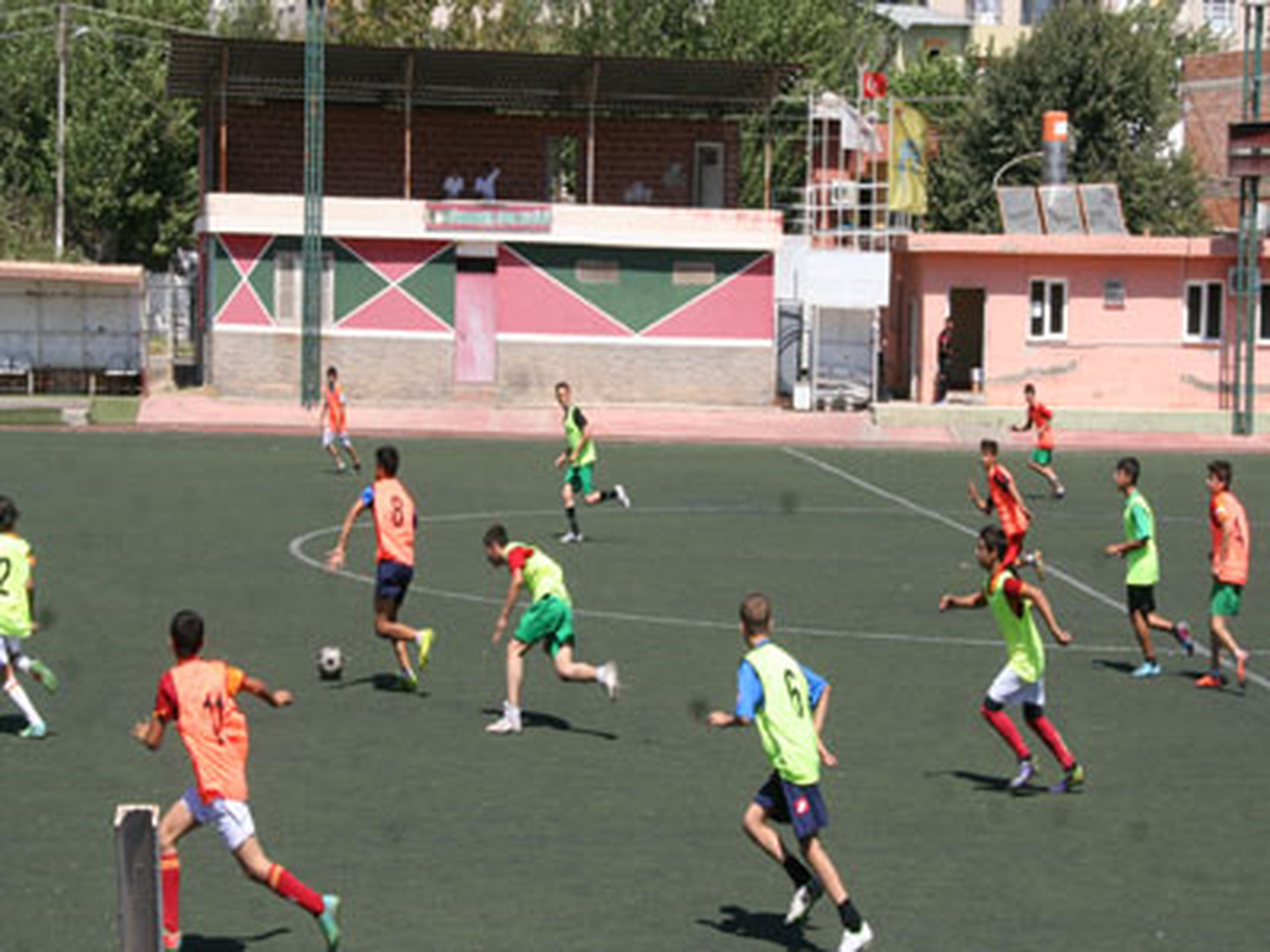 Diyarbakır\'da Milli Takım İçin Futbol Seçmeleri Yapıldı