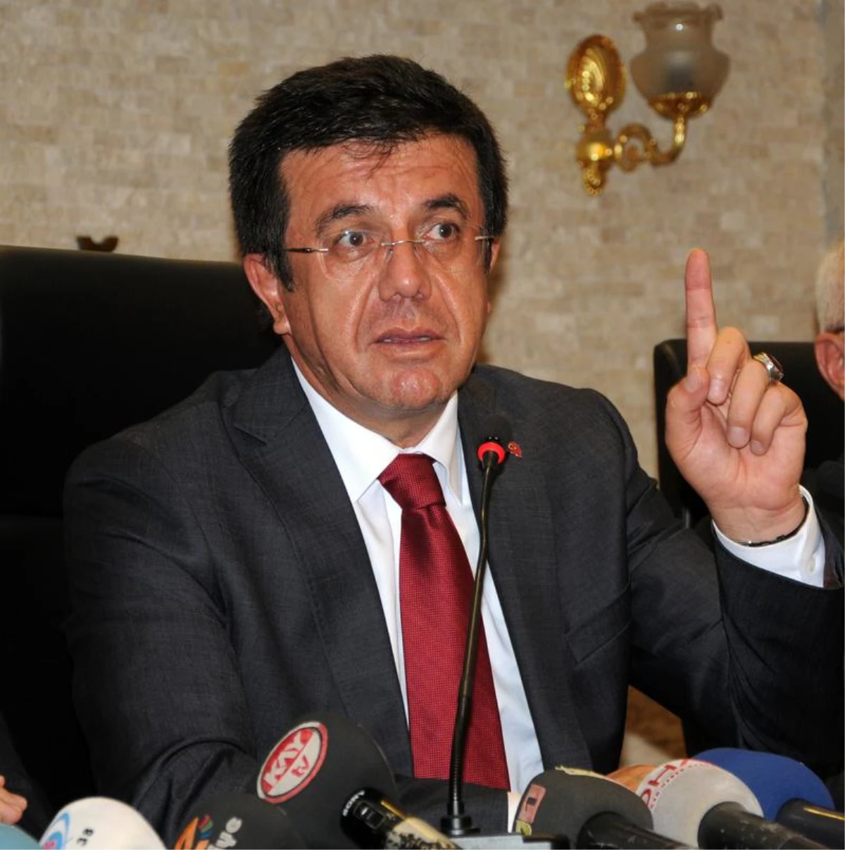 Ekonomi Bakanı Zeybekci, Kayseri\'de