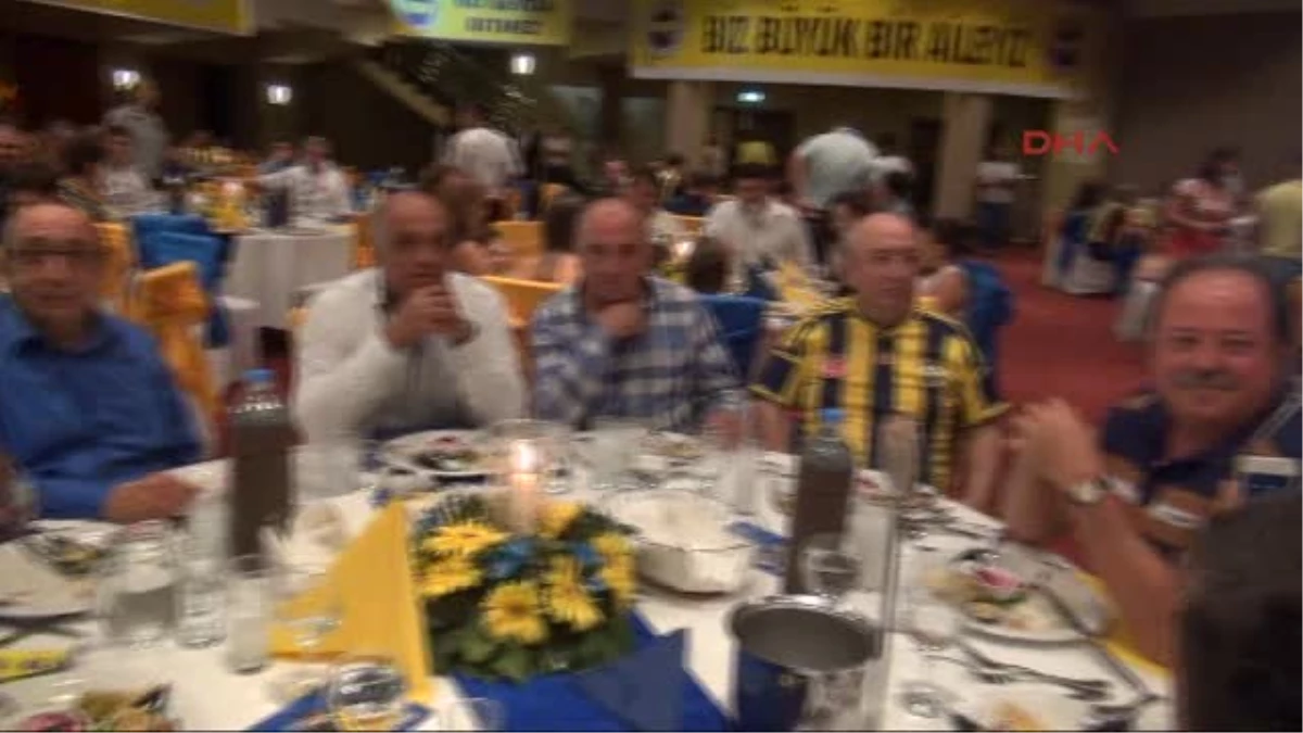 Fenerbahçe, Antalya\'da Şampiyonluk Kutladı