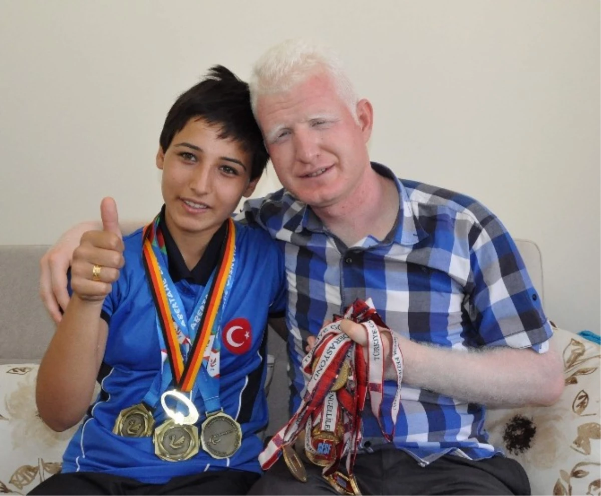 Görme Engelli Sporcu 3 Altın Madalya Kazandı