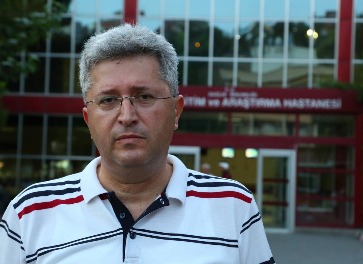 Usta Oyuncu Halit Akçatepe, Hastaneye Kaldırıldı