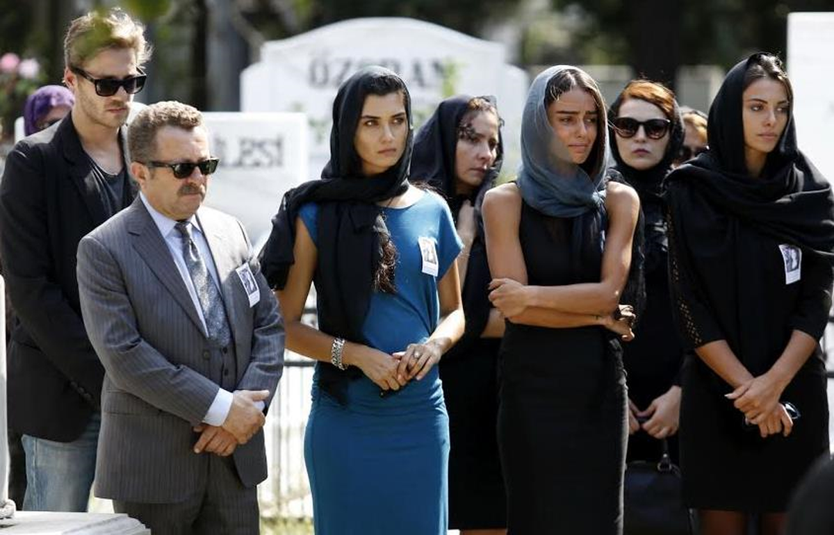 Kara Para Aşk'ta Ölüm Şoku!