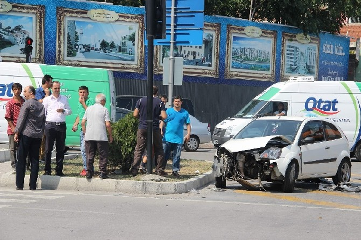 Samsun\'da Maddi Hasarlı Kaza