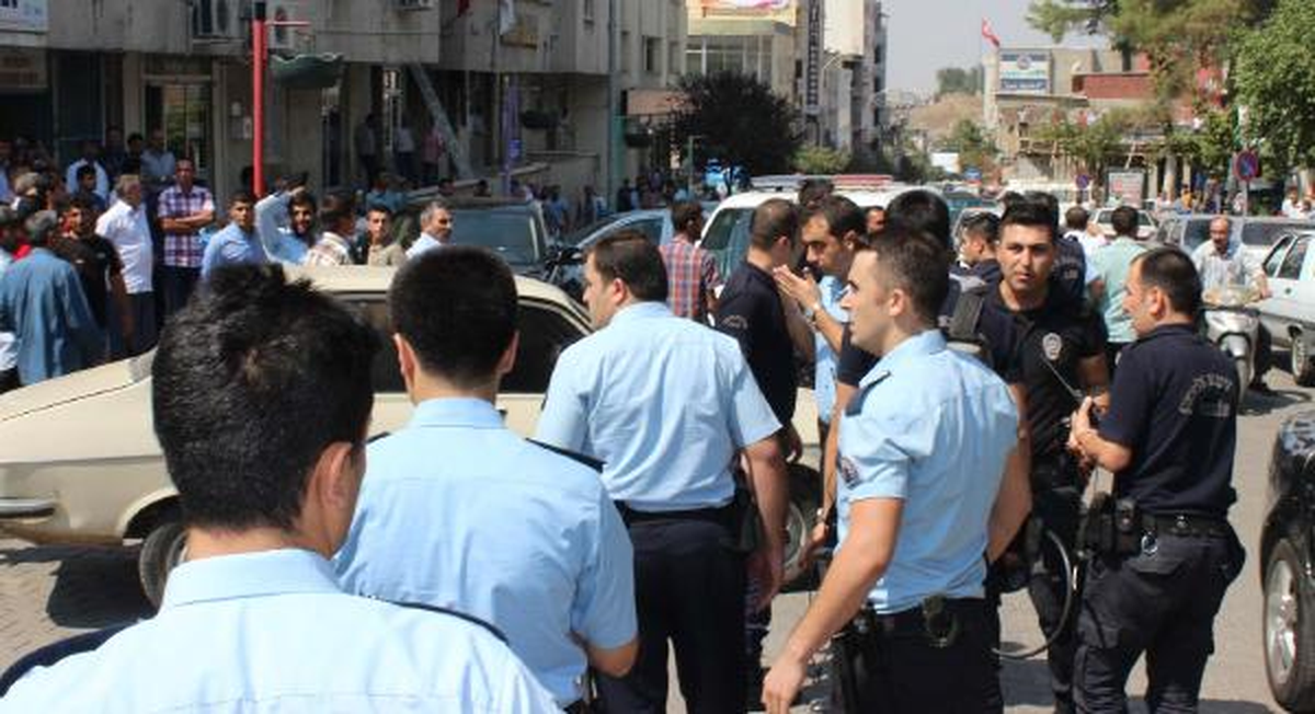Siverek\'te Duruşma Çıkışı Kavga: 4 Yaralı