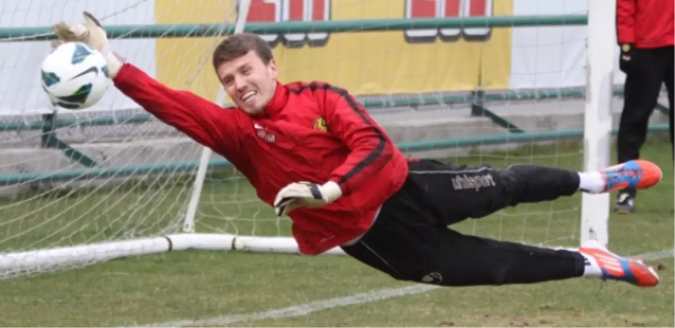 Taraftarıyken Kalecisi Oldu