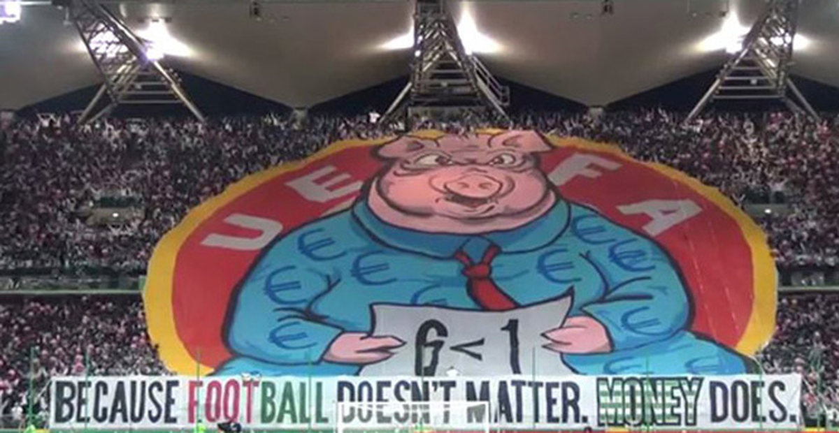 UEFA\'dan Legia Varşova\'ya Pankart Cezası