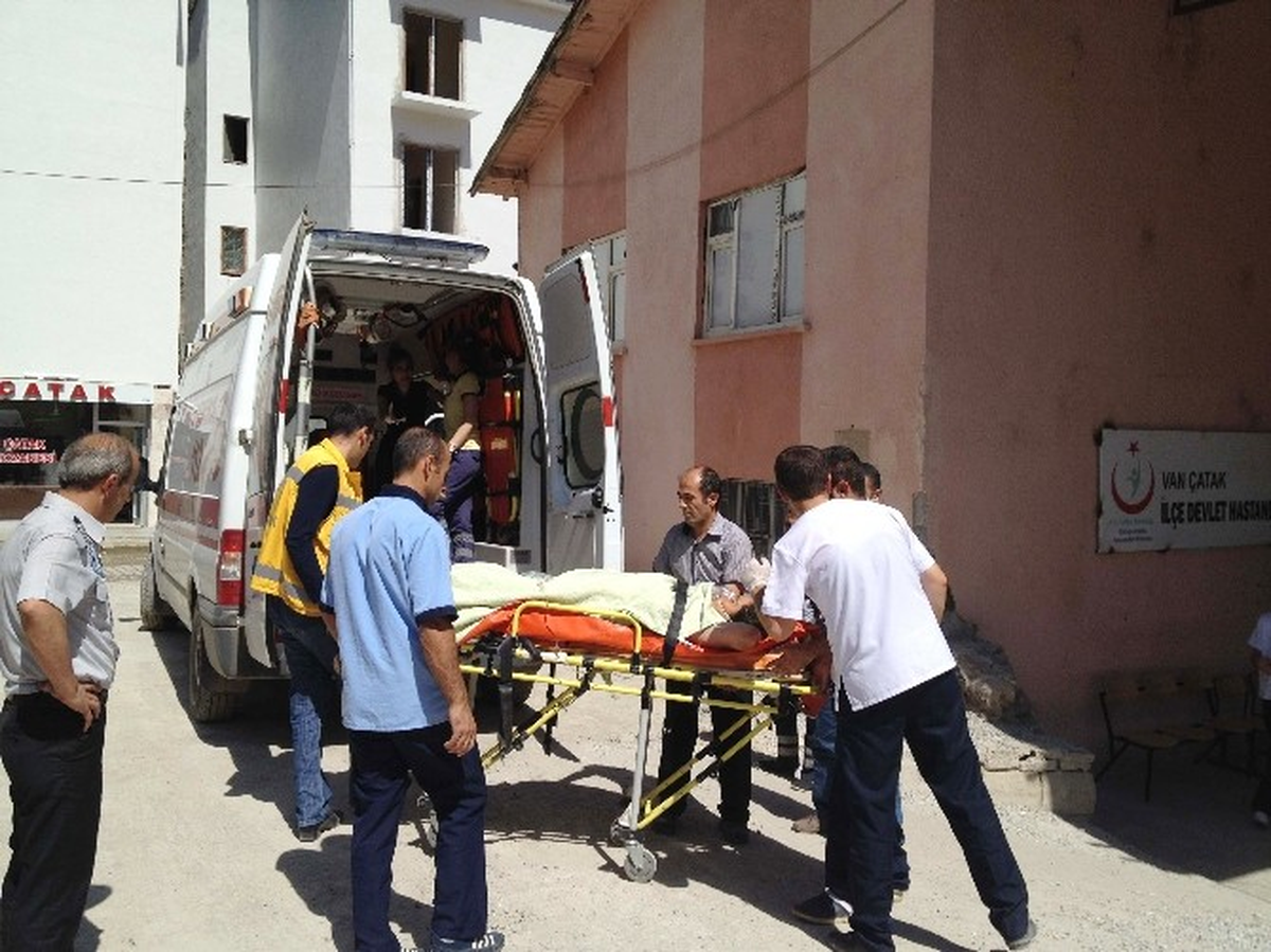 Üvey Annesine ve Yanındaki Şahsa Ateş Açtı: 1 Ölü, 1 Yaralı