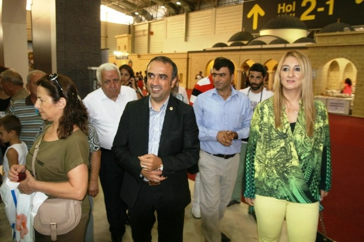 Ak Partili İçten İzmir Fuarı\'nı Ziyaret Etti