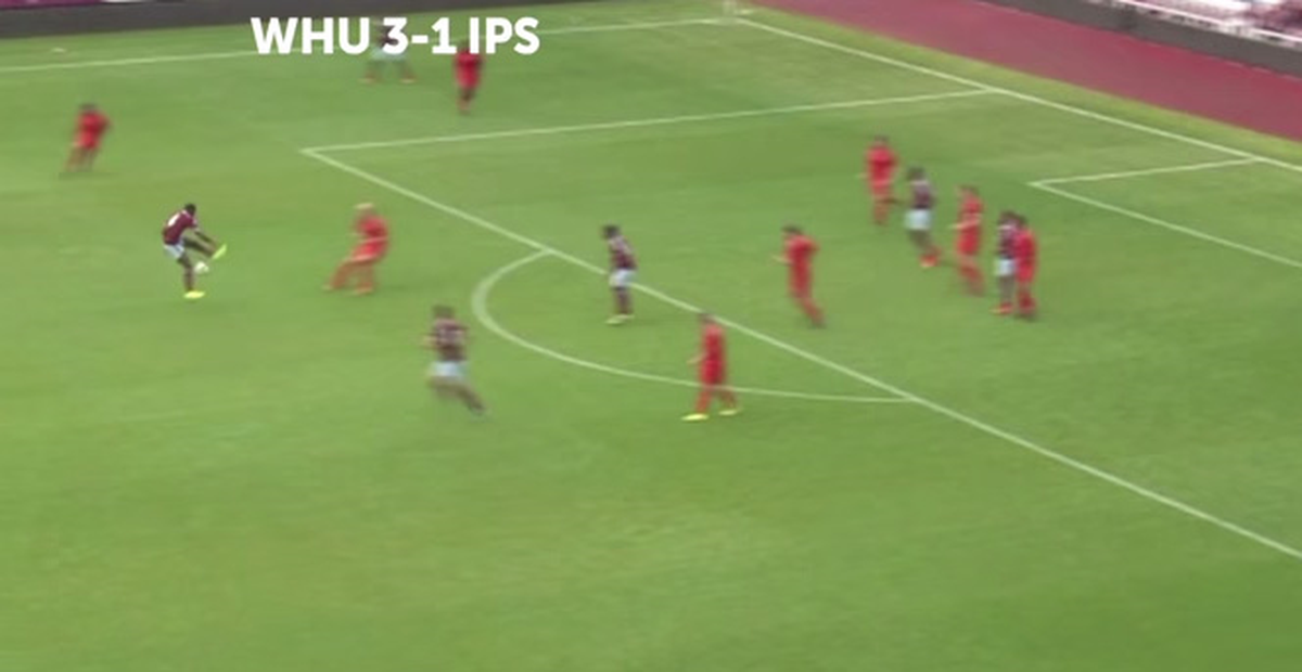 Alex Song'tan Harika Topuk Pası