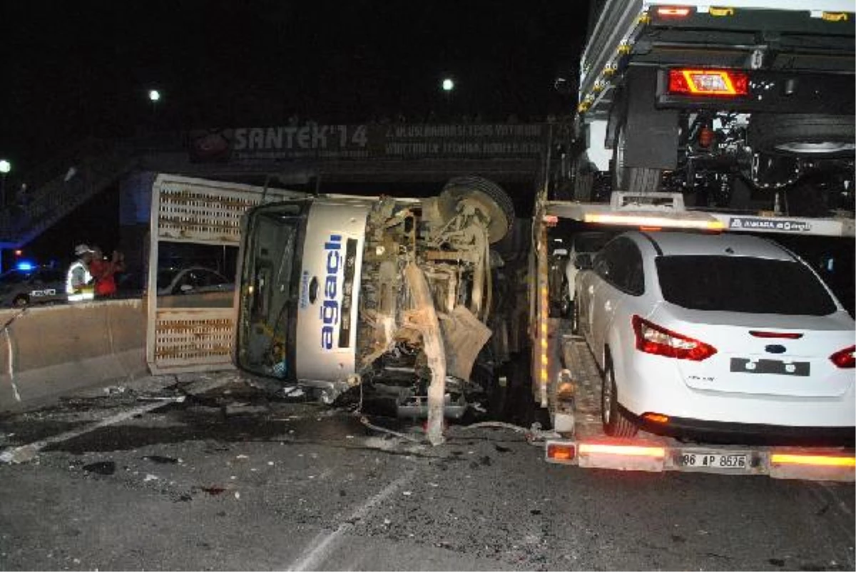 Araç Taşıyan Tır Devrildi: 1 Kısı Yaralandı