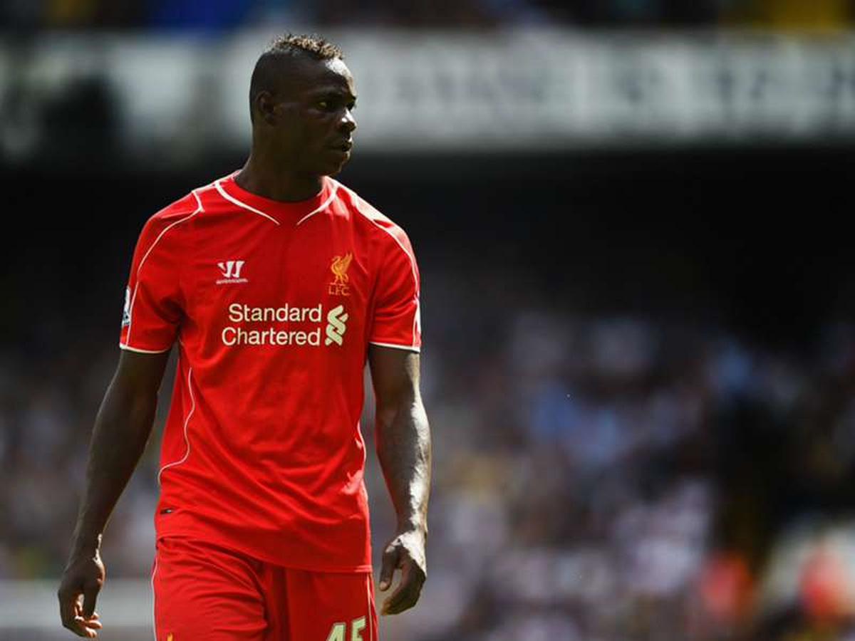 Balotelli\'den Rakibine Tekme