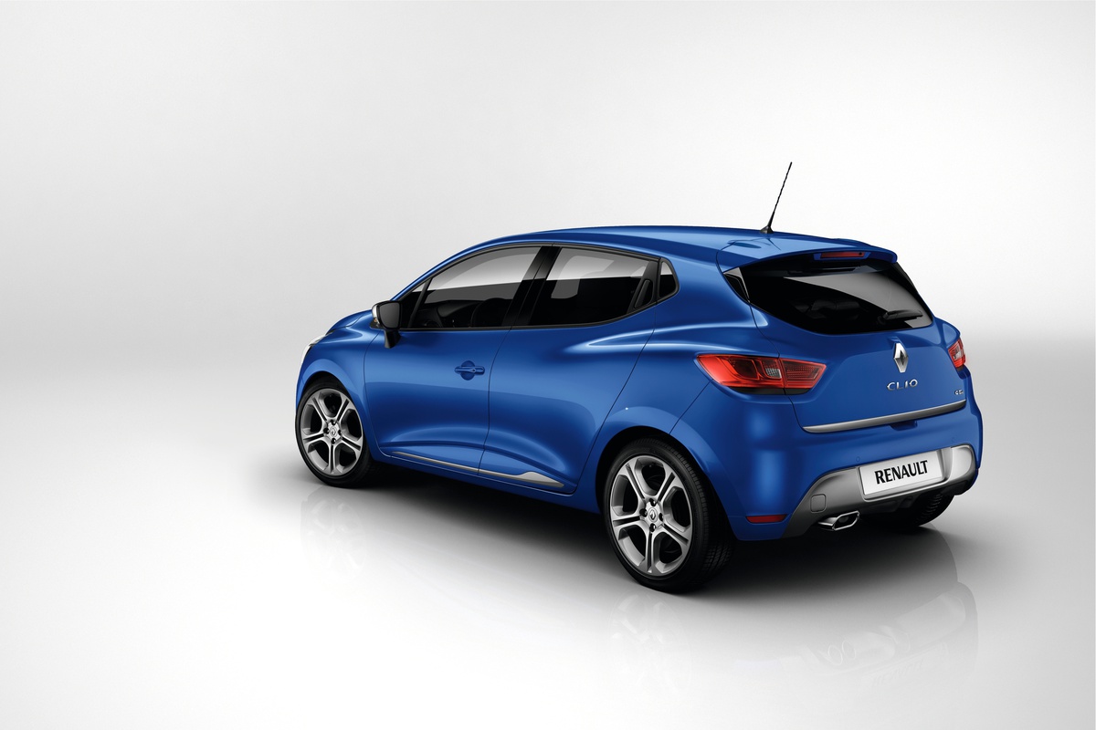 Clio Ailesi Yeni Sportif Versiyonu Genişliyor