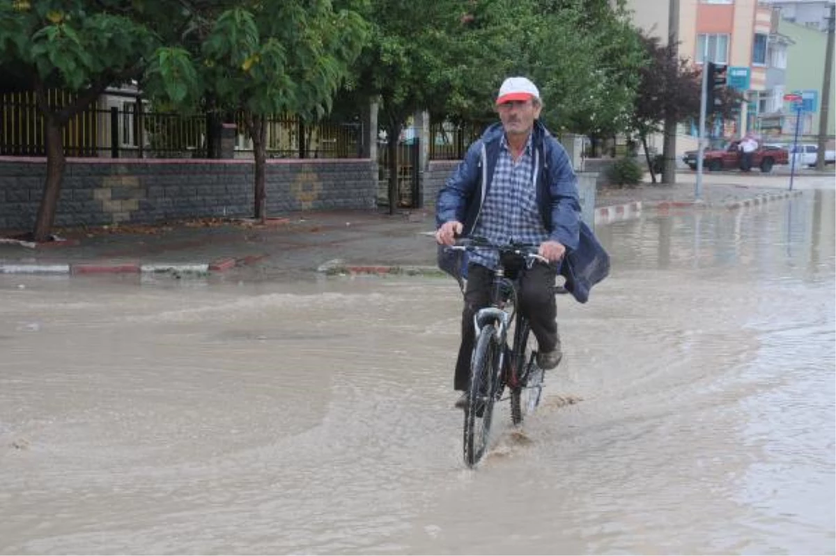 Edirne\'de Sağanak Yağmur Etkili Oldu