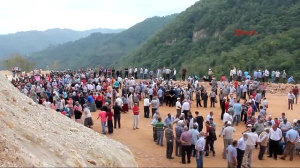 Fatsa\'da Maden Sahasında Protesto Gösterisi