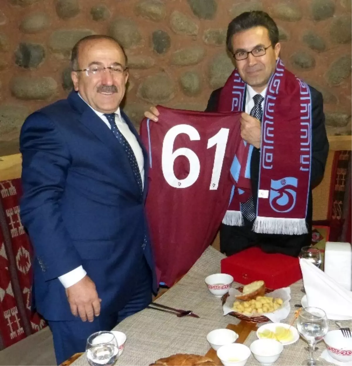 Gümrükçüoğlu Her Yerde Trabzon\'u Anlattı