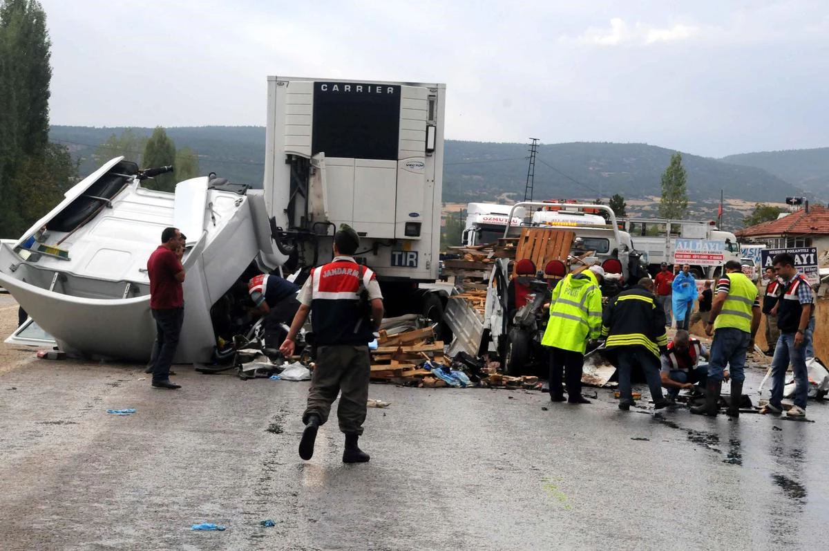 Isparta\'da Trafik Kazası: 4 Ölü