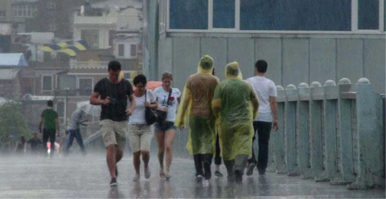 İstanbul Yağmura Teslim Oldu