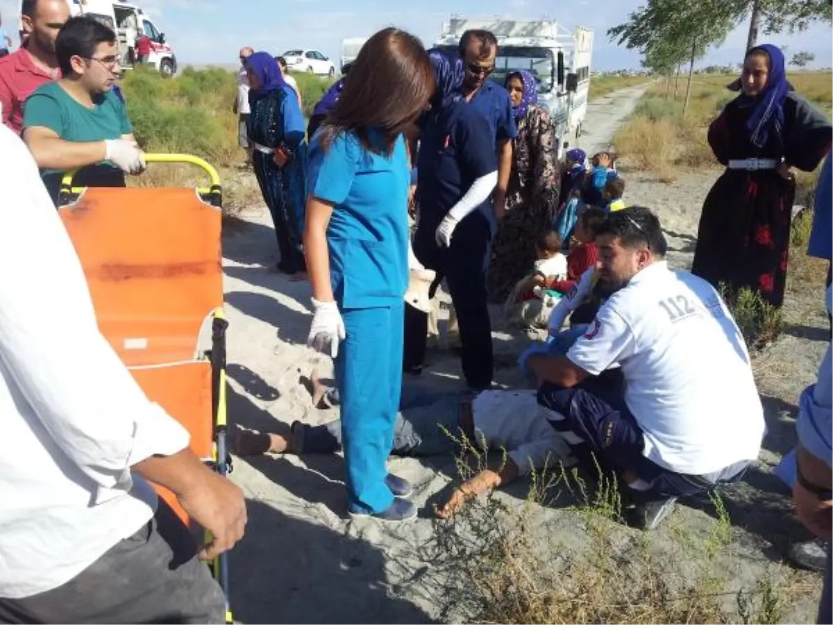 Lastiği Patlayan Minibüs Şarampole Yuvarlandı: 11 Yaralı